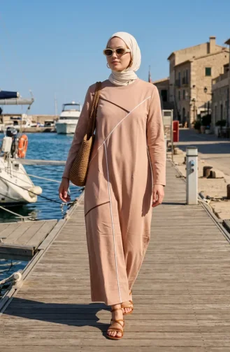 Geometrisches Streifenkleid In Übergröße Modell 12021-01 Beige 12021-01