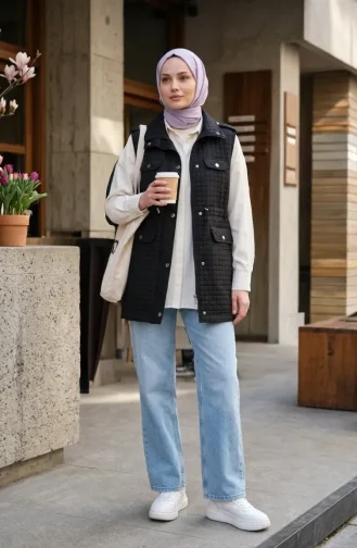 Steppweste Mit Druckknöpfen Und Verdecktem Reißverschluss 71256-01 Schwarz 71256-01