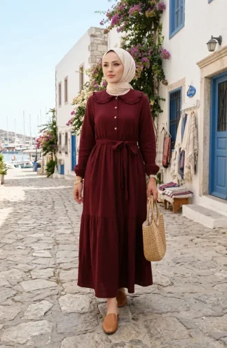 Kleid Aus Musselinstoff Mit Rüschenkragen Und Gürtel 0253-06 Burgunderrot 0253-06