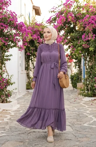 Robe En Mousseline Ceinturée Avec Détails En Guipure 50019-03 Violet 50019-03