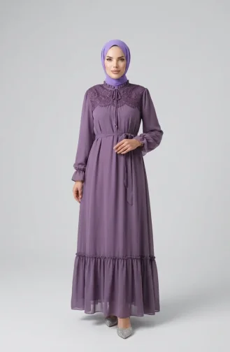 Robe En Mousseline Ceinturée Avec Détails En Guipure 50019-03 Violet 50019-03