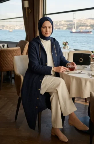 Manteau Matelassé à Capuche Avec Détail Chaîne 12033-01 Bleu Marine 12033-01