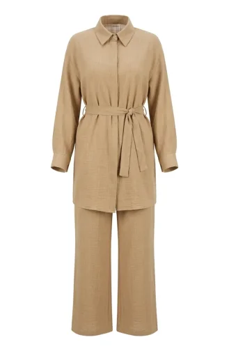 Ensemble Deux Pièces En Lin Avec Col De Chemise Et Ceinture Couleur Vison Référence 71199-04 71199-04