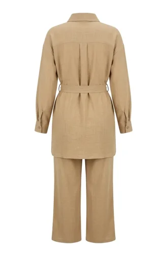 Ensemble Deux Pièces En Lin Avec Col De Chemise Et Ceinture Couleur Vison Référence 71199-04 71199-04