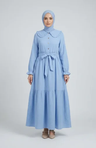 Kleid Aus Musselinstoff Mit Rüschenkragen Und Gürtel 0253-05 Blau 0253-05