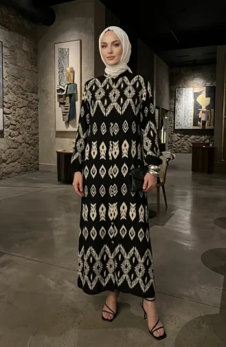 فستان أسود من قماش الفسكوز بأزرار أمامية ونقشة مميزة 0263-04 0263-04