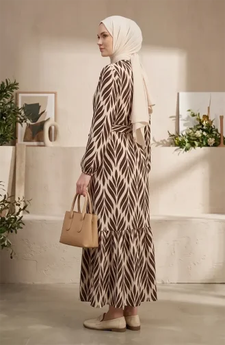 Kleid Aus Crêpe-Stoff Mit Raffungen Und Gürtel 0501-02 Braun/Ecru 0501-02