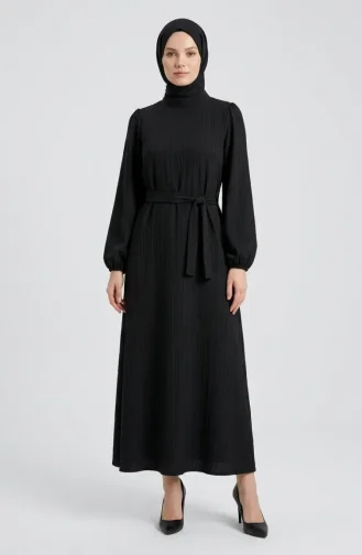 Kleid Mit Gürtel Und Elastischen Ärmeln 2261-02 Schwarz 2261-02