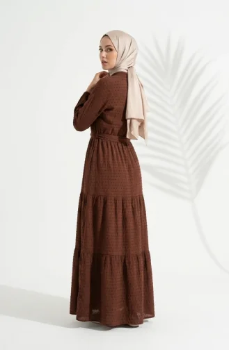 Halb Geknöpftes Mehrlagiges Kleid Mit Bindegürtel 2273-01 Braun 2273-01
