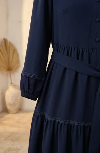 Kleid Mit Spitzendetails Und Gürtel 5086-02 Marineblau 5086-02