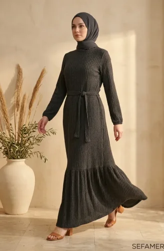 Kleid Aus Bubble-Stoff Mit Elastischen Ärmeln Und Gürtel Farbe: Rauchgrau Modell 0510-02 0510-02