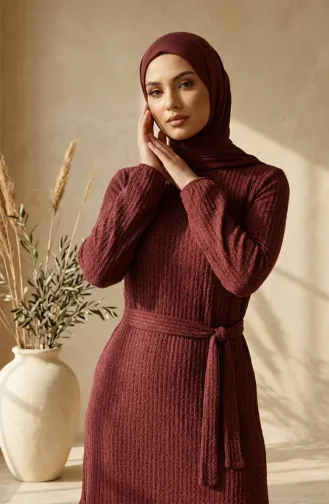 Kleid Aus Bubble-Stoff Mit Elastischen Ärmeln Und Gürtel 0510-03 Burgunderrot 0510-03
