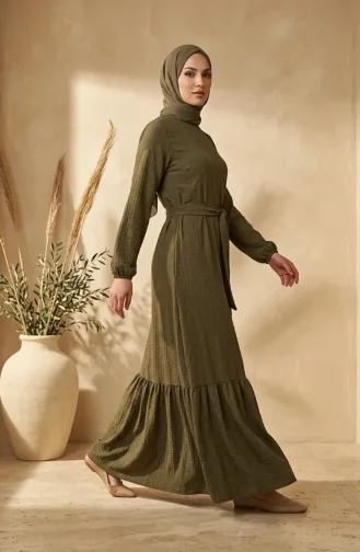 Kleid Aus Bubble-Stoff Mit Elastischen Ärmeln Und Gürtel Farbe 0510-07 Khaki 0510-07