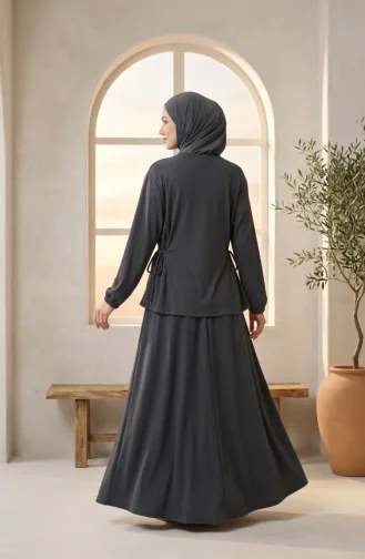 Ensemble Hijab Deux Pièces Oysho En Tissu Anthracite Composé D`un Chemisier Et D`une Jupe à Lacets Référence 5660-03 5660-03