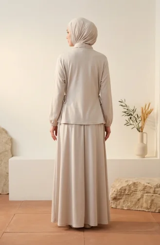 Ensemble Hijab Deux Pièces Oysho En Tissu Beige Composé D`un Chemisier Et D`une Jupe à Lacets Référence 5660-04 5660-04