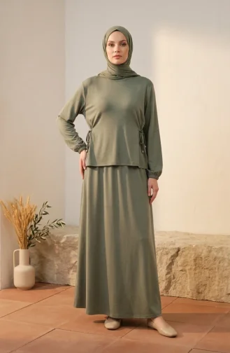 Ensemble Hijab Deux Pièces Oysho En Tissu Kaki Composé D`un Chemisier Et D`une Jupe à Lacets Référence 5660-05 5660-05