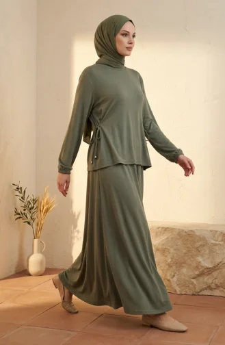 Ensemble Hijab Deux Pièces Oysho En Tissu Kaki Composé D`un Chemisier Et D`une Jupe à Lacets Référence 5660-05 5660-05