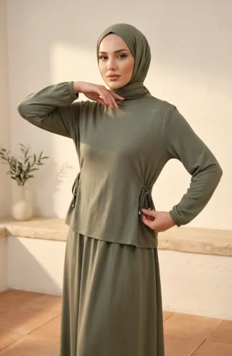 Ensemble Hijab Deux Pièces Oysho En Tissu Kaki Composé D`un Chemisier Et D`une Jupe à Lacets Référence 5660-05 5660-05