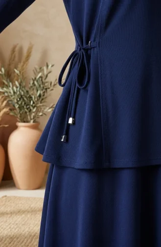 Ensemble Hijab Deux Pièces Oysho En Tissu Bleu Marine Composé D`un Chemisier Et D`une Jupe à Lacets 5660-07