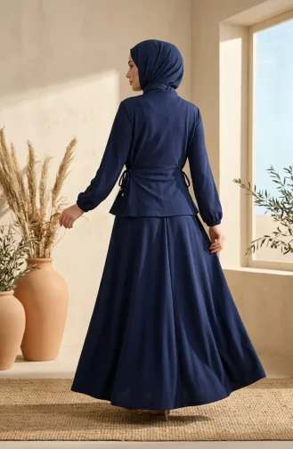 Ensemble Hijab Deux Pièces Oysho En Tissu Bleu Marine Composé D`un Chemisier Et D`une Jupe à Lacets 5660-07