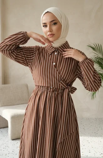 Robe Rayée Marron à Demi-boutons Et Taille élastiquée 0320-02 0320-02