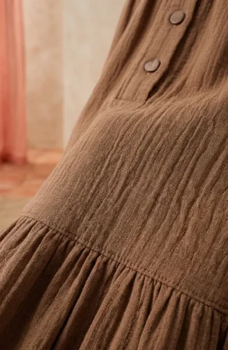 Kleid Mit Stehkragen Halber Knopfleiste Und Gürtel Farbe: Milchkaffee Modell 0302-13 0302-13