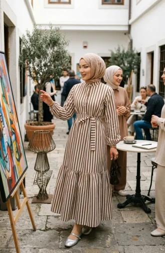 Robe Hijab Rayée En Lin Avec Taille élastique Et Ceinture 0323-03 Marron 0323-03