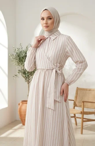 Robe Hijab En Lin Rayé Beige à Taille élastique Et Liens Sur Le Côté 0322-01 0322-01