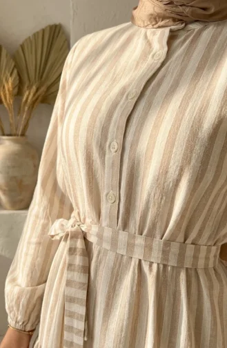Robe Hijab Rayée En Lin Beige à Taille élastique Et Ceinture 0323-02 0323-02