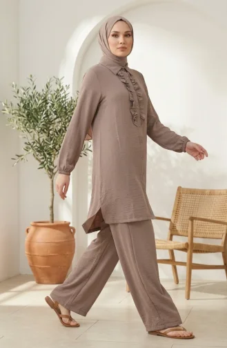 Ensemble Hijab Deux Pièces Composé D`une Tunique à Col Volanté Et D`un Pantalon Référence 2278-02 Vison 2278-02