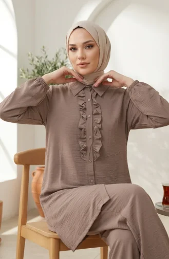 Ensemble Hijab Deux Pièces Composé D`une Tunique à Col Volanté Et D`un Pantalon Référence 2278-02 Vison 2278-02