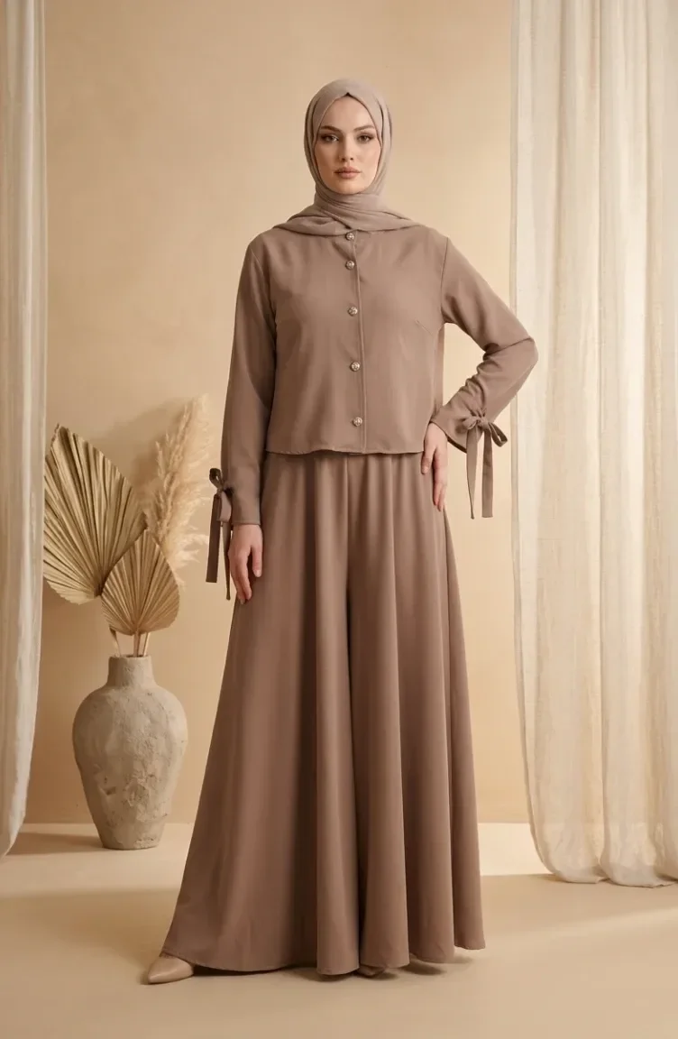 Zweiteiliges Hijab-Set Mit Bluse Und Rock Mit Knopfdetails Farbe: Nerz Modell 5658-05 5658-05