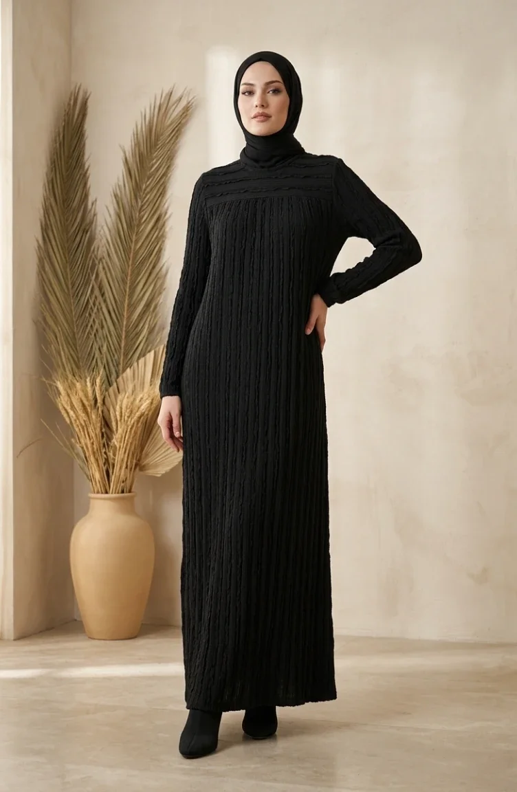 Hijab-Kleid Mit Rüschen Und Elastischen Ärmeln Modell 0560-04 Schwarz 0560-04