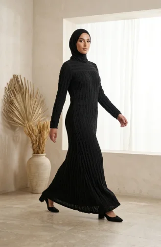 Hijab-Kleid Mit Rüschen Und Elastischen Ärmeln Modell 0560-04 Schwarz 0560-04