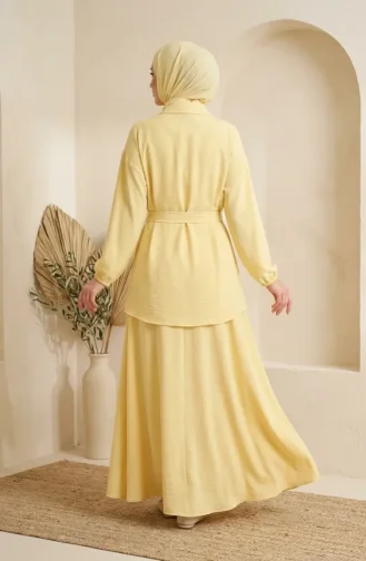 طقم حجاب مكون من قطعتين مزين بأزرار وتفاصيل حجرية، لون أصفر، رقم الموديل 0329-01 0329-01