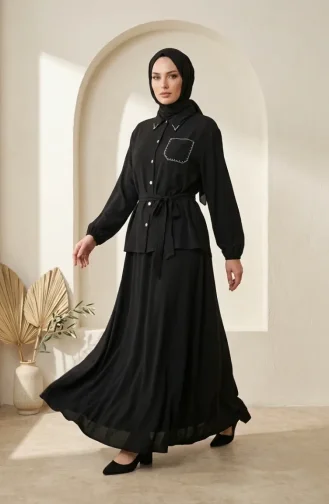 طقم حجاب من قطعتين مزين بأزرار وتفاصيل حجرية، أسود اللون، رقم الموديل 0329-03 0329-03