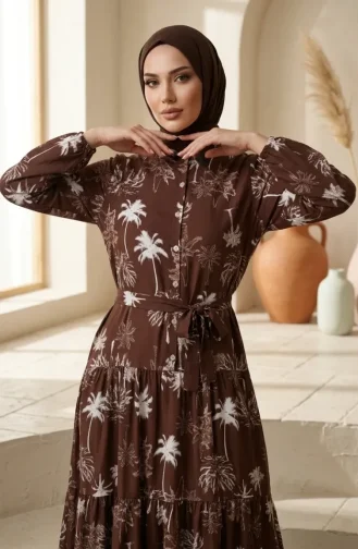 فستان حجاب بنصف أزرار بنقشة أشجار النخيل مع حزام، رقم الموديل 2287-01، بني اللون 2287-01