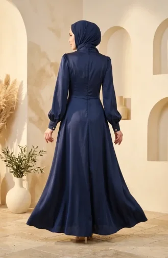 Saten Kumaş Belde Broşlu Tesettür Abiye Elbise 5811-01 Lacivert