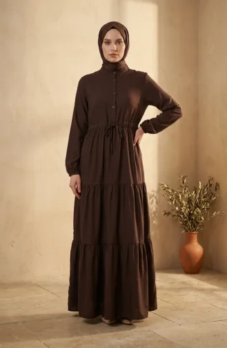 Robe Hijab à Col Mandarin Et Boutons Superposés 0336-01 Marron Foncé 0336-01