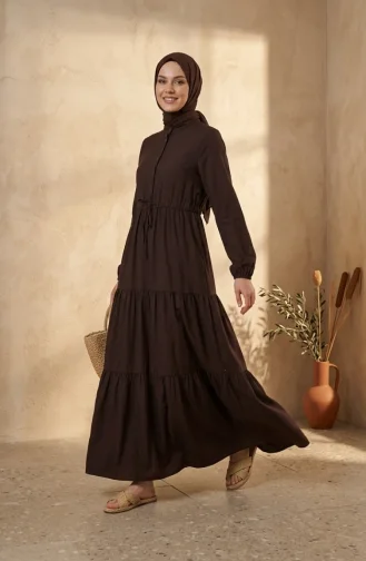 Robe Hijab à Col Mandarin Et Boutons Superposés 0336-01 Marron Foncé 0336-01