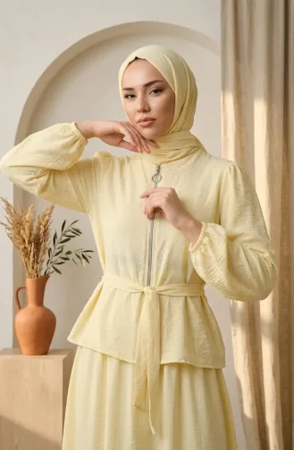 طقم حجاب من قطعتين مزين بالأحجار، مزود بسحاب وحزام، لون أصفر 0335-06 0335-06