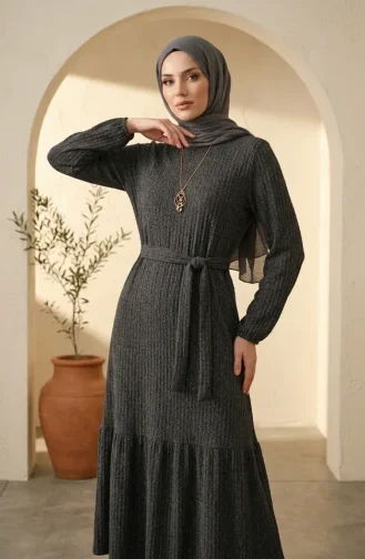 Robe Hijab En Tissu à Bulles Avec Détail De Collier Et Ceinture 0575-02 Anthracite 0575-02