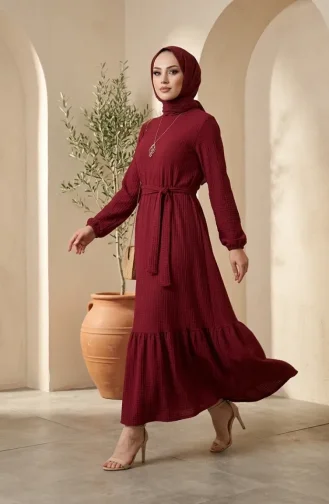 Buble Kumaş Kolye Detaylı Kuşaklı Tesettür Elbise 0575-05 Bordo