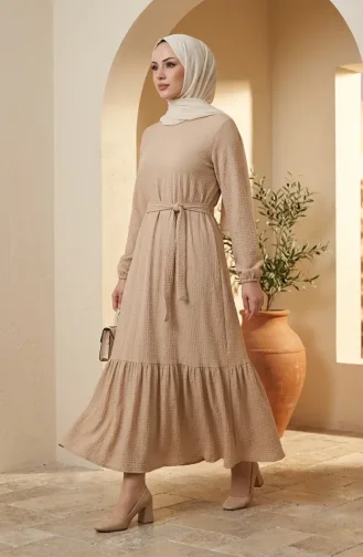 Robe Hijab En Tissu à Bulles Avec Collier Et Ceinture Beige 0575-06 0575-06