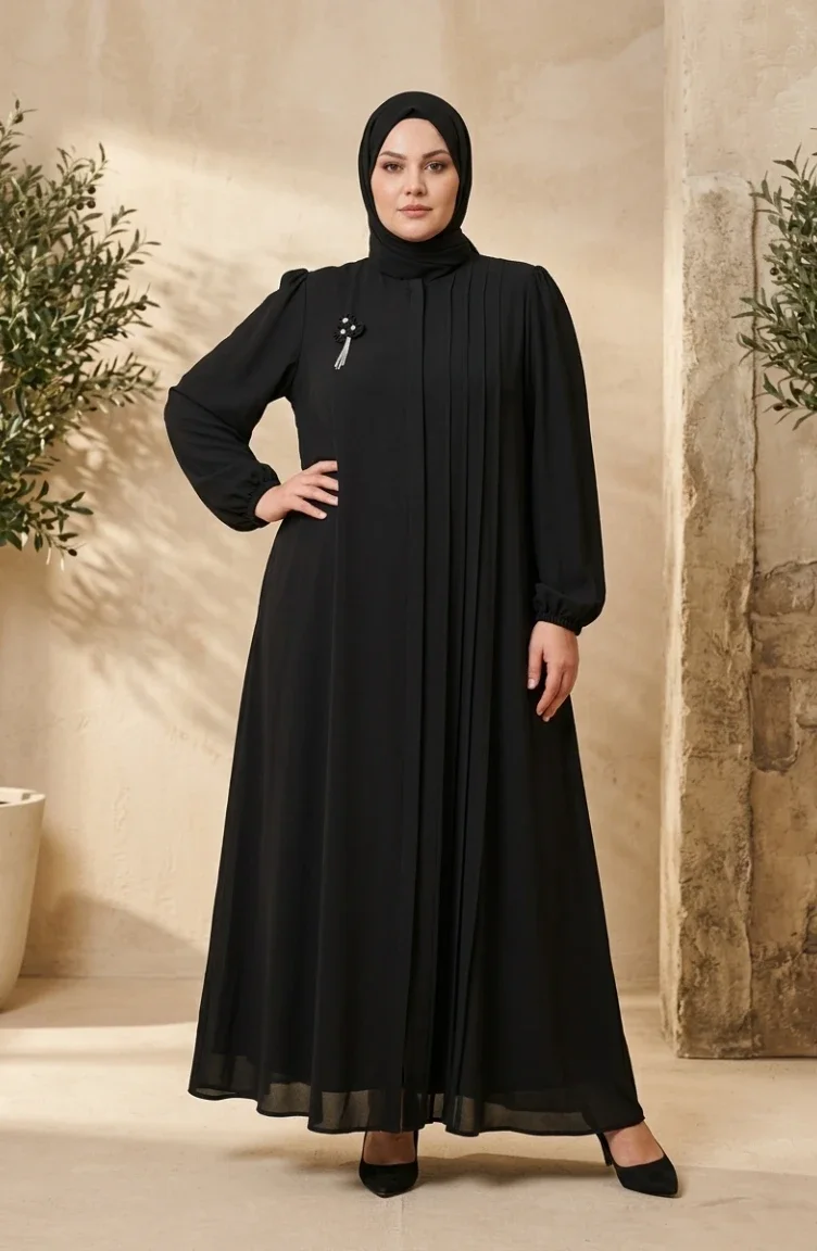 عباية سوداء بمقاسات كبيرة مزينة بتفاصيل مضلعة، رقم الموديل 6373-01 6373-01