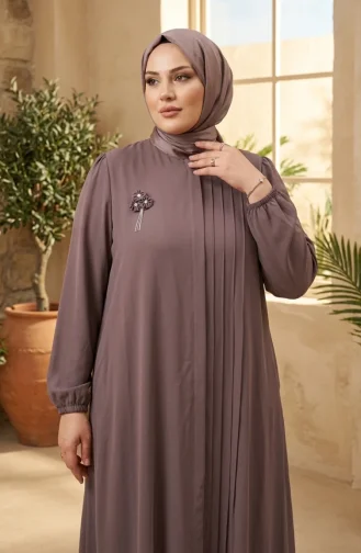 عباية بمقاسات كبيرة بتفاصيل مضلعة 6373-03 لون المنك 6373-03