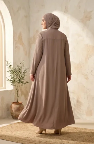 عباية بمقاسات كبيرة مزينة بحلقة، رقم الموديل 6401-06، لون بيج 6401-06