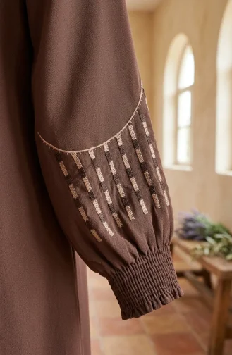 عباية رابيا كريب مطرزة بمقاسات كبيرة، لون بني، رقم الموديل 6391-03 6391-03