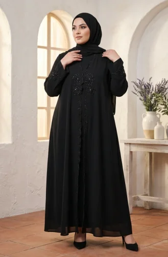 Robe De Soirée Suzanna En Crêpe Brodée Grande Taille Avec Hijab Intégré Noire Réf. 6370-01 6370-01