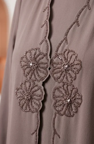 Robe De Soirée Suzanna En Crêpe Brodée Grande Taille Avec Hijab Réf. 6370-02 Couleur Vison Foncé 6370-02